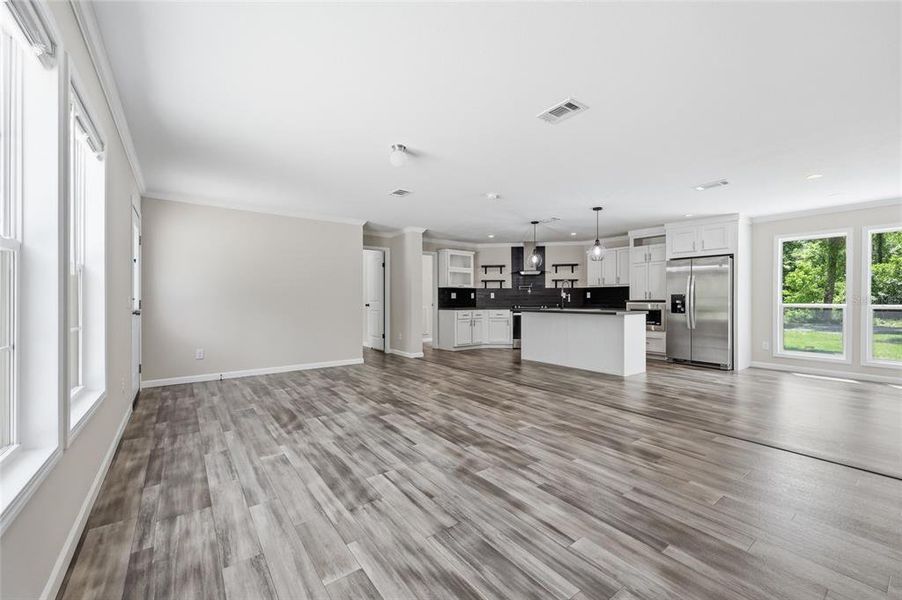 Spacious, unfurnished interior of a new home in , Fort White (Image 12).