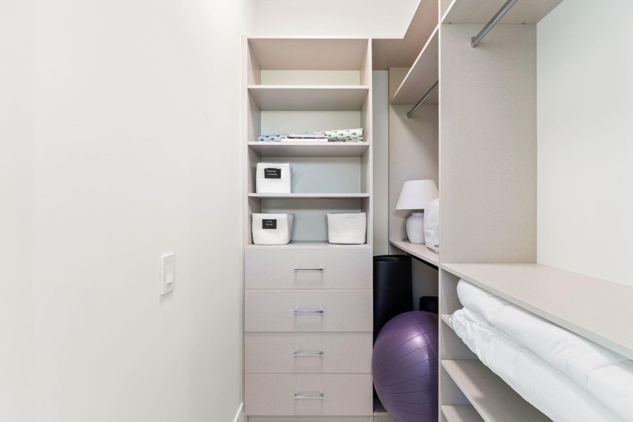 upstairs aux bed 3 closet upstairs aux bed 3 closet