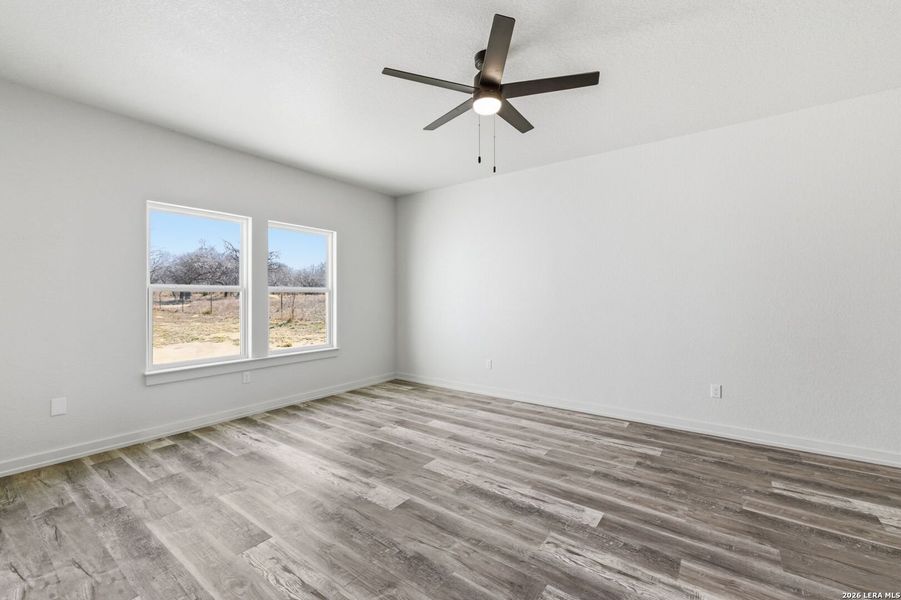 Spacious, unfurnished interior of a new home in , Floresville (Image 20).