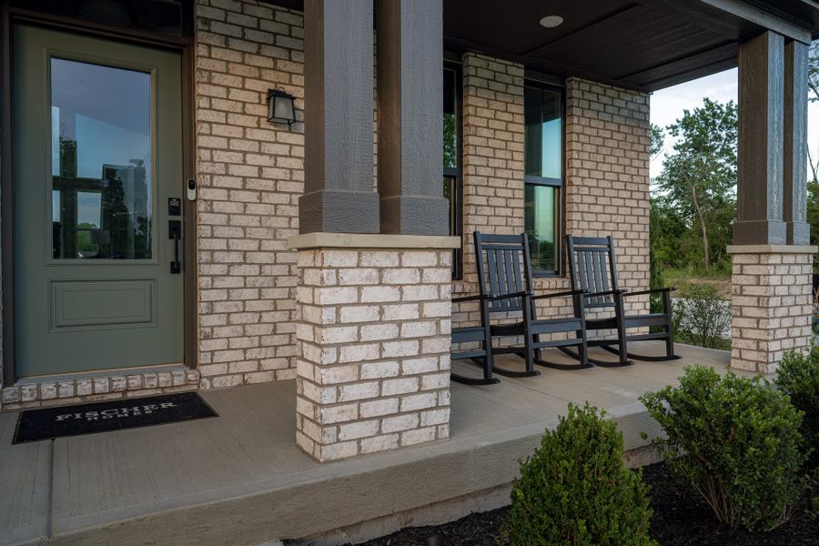 Representative exterior details of a home built from the Avery by Fischer Homes in Twin Lakes, Hoschton (Image 3).
