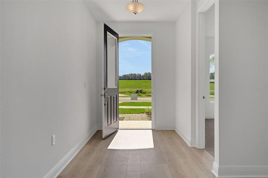 Spacious, unfurnished interior of a new home in Reserve at Hammock Oaks, Lady Lake (Image 30).