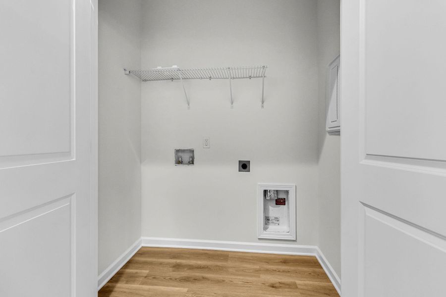 Spacious, unfurnished interior of a new home in , Goose Creek (Image 34).