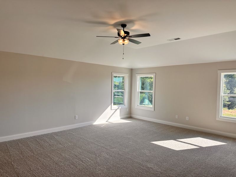 Spacious, unfurnished interior of a new home in The Reserve at Red Oaks, Carrollton (Image 26).
