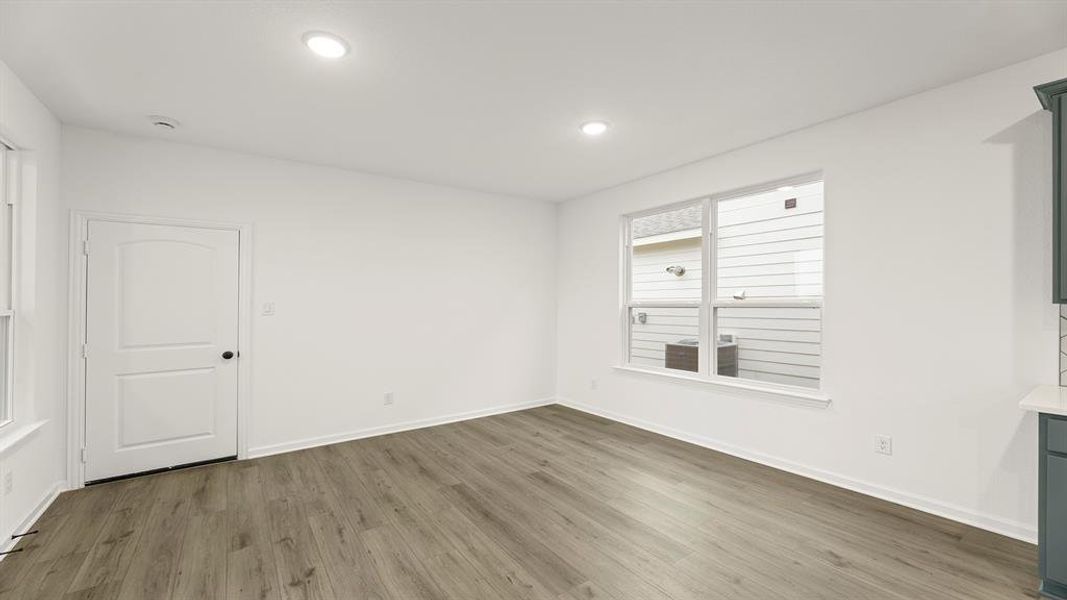 Spacious, unfurnished interior of a new home in Waterscape 40s, Royse City (Image 15). Spacious, unfurnished interior of a new home in Waterscape 40s, Royse City (Image 15).