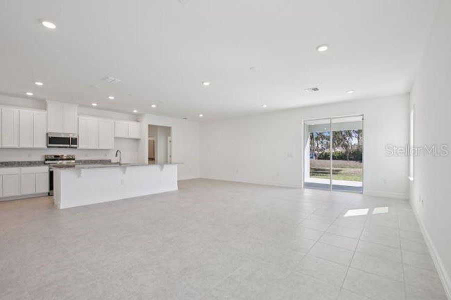 Spacious, unfurnished interior of a new home in , Punta Gorda (Image 14).