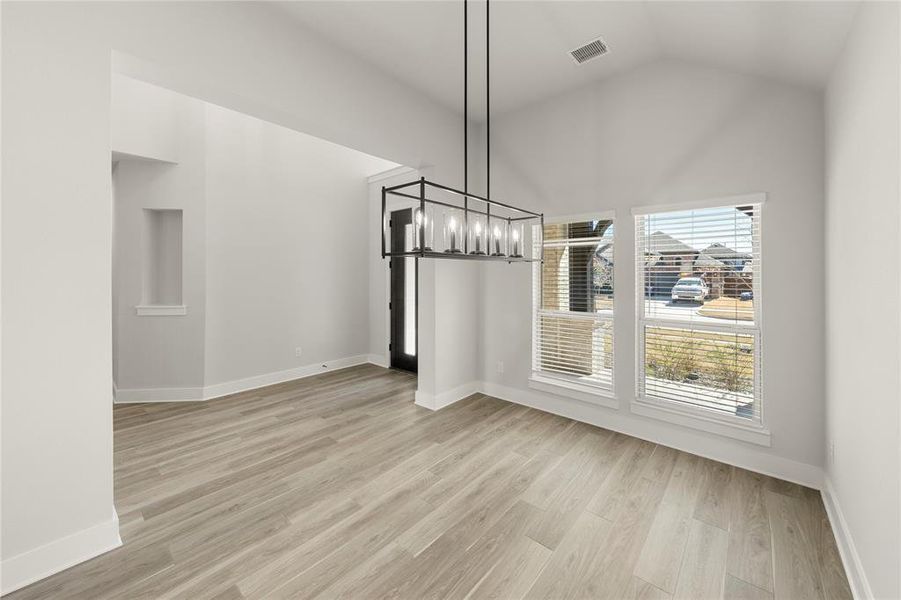 Spacious, unfurnished interior of a new home in Las Lomas, Forney (Image 16). Spacious, unfurnished interior of a new home in Las Lomas, Forney (Image 16).
