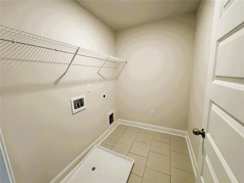 Spacious, unfurnished interior of a new home in Paces Estates, Lithia Springs (Image 17). Spacious, unfurnished interior of a new home in Paces Estates, Lithia Springs (Image 17).