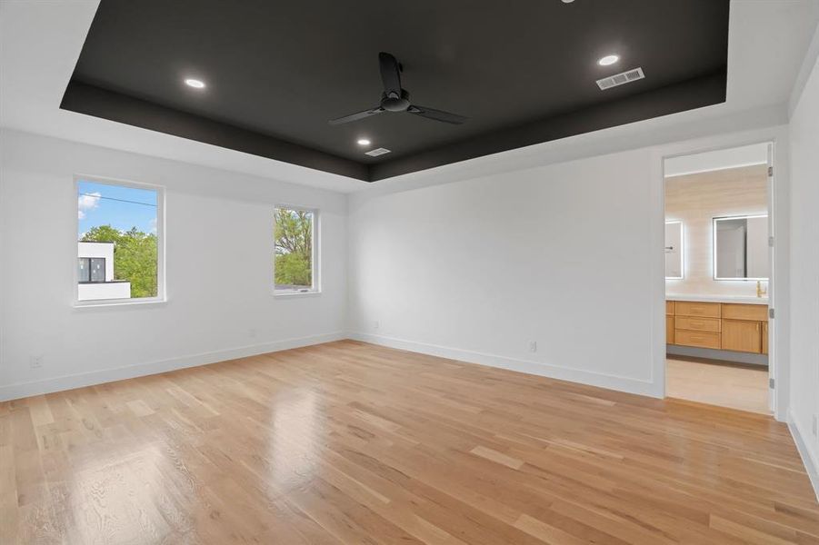Spacious, unfurnished interior of a new home in , Dallas (Image 20).