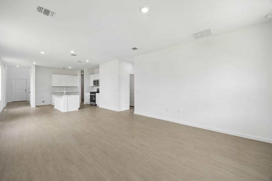 Spacious, unfurnished interior of a new home in Windcress, Cove (Image 22).