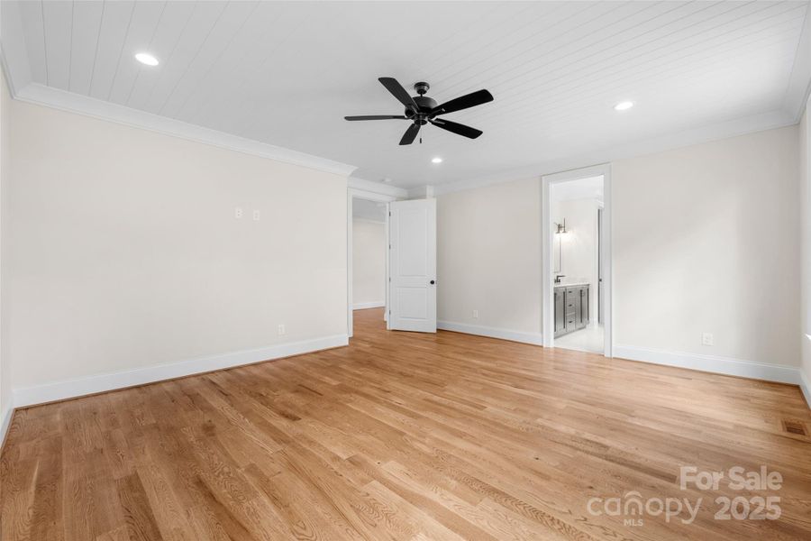 Spacious, unfurnished interior of a new home in , Clover (Image 33).
