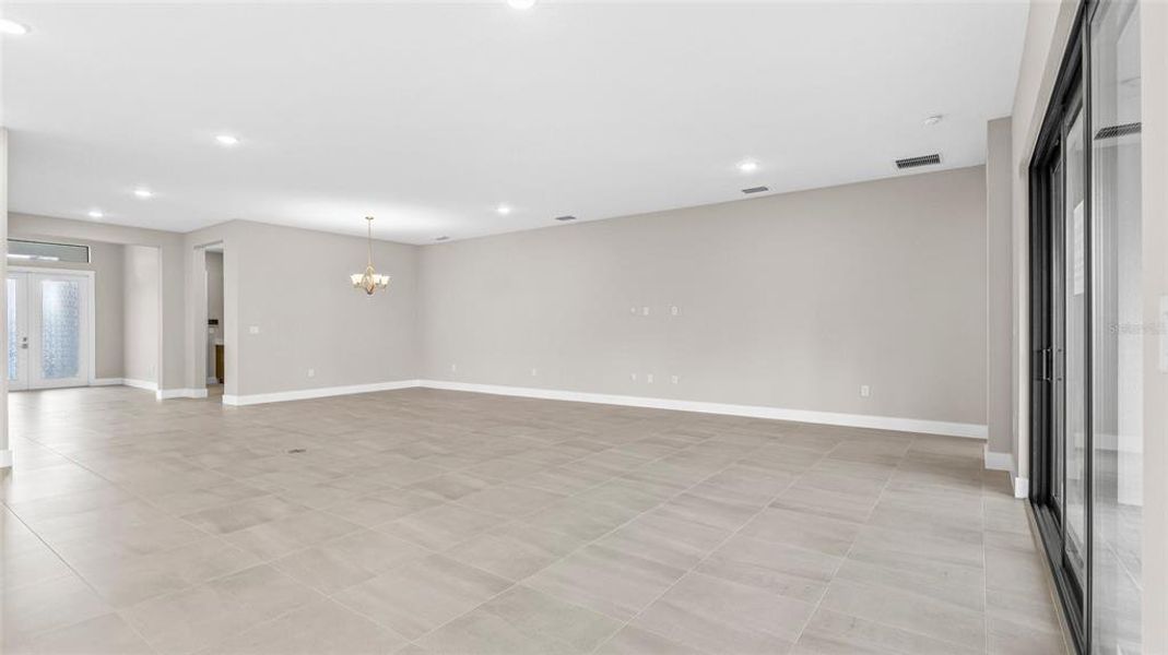Spacious, unfurnished interior of a new home in Cresswind Lakewood Ranch, Lakewood Ranch (Image 17).