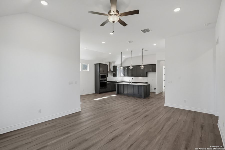 Spacious, unfurnished interior of a new home in Bison Ridge, San Antonio (Image 21). Spacious, unfurnished interior of a new home in Bison Ridge, San Antonio (Image 21).