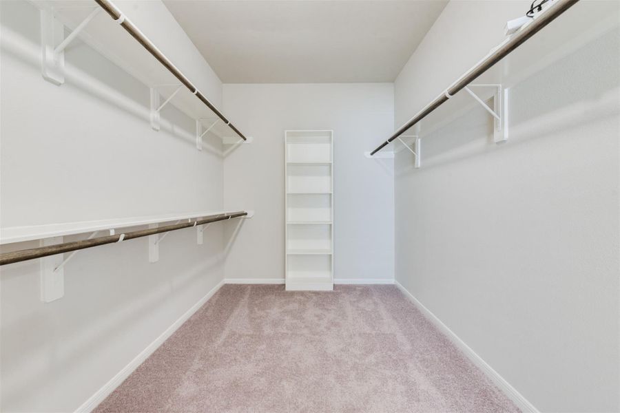 Spacious, unfurnished interior of a new home in Creekhaven, Iowa Colony (Image 18).