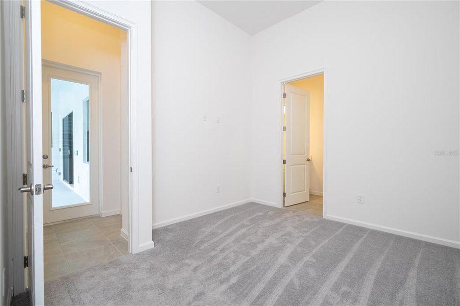 Spacious, unfurnished interior of a new home in , Orlando (Image 67).