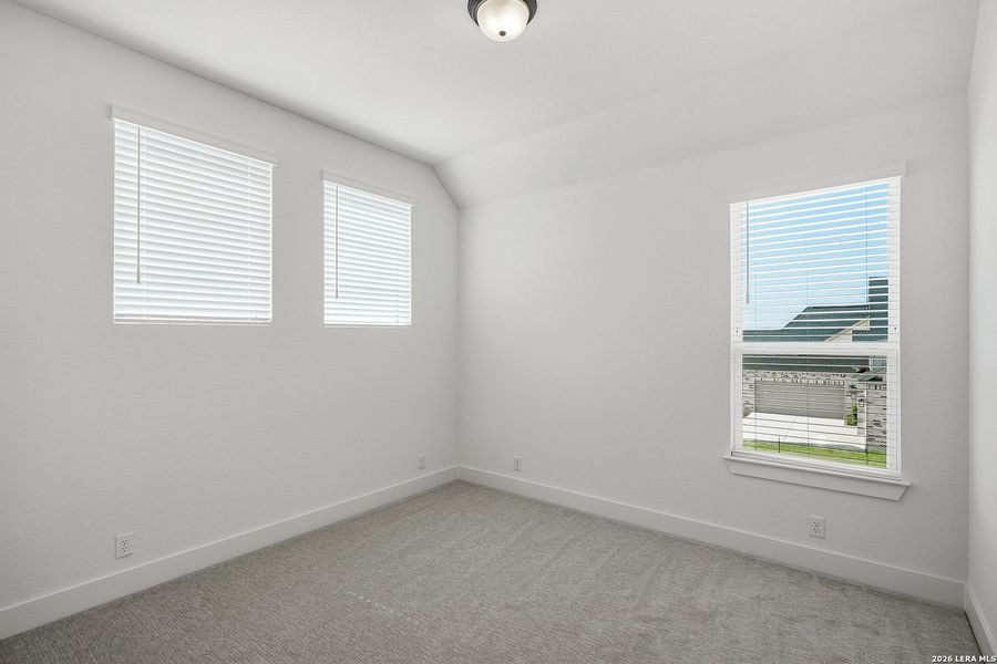 Spacious, unfurnished interior of a new home in Prominence Urban, San Antonio (Image 42).
