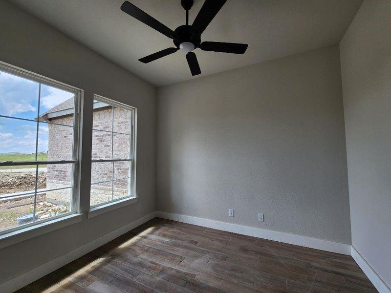 Spacious, unfurnished interior of a new home in Rocky Top, Krum (Image 11).