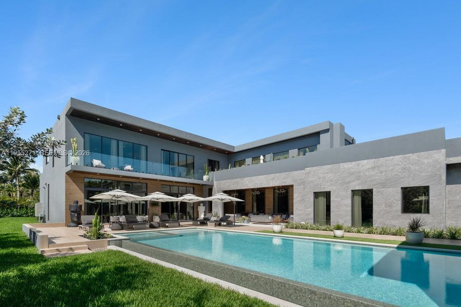 Community amenities in , Pinecrest (Image 61).