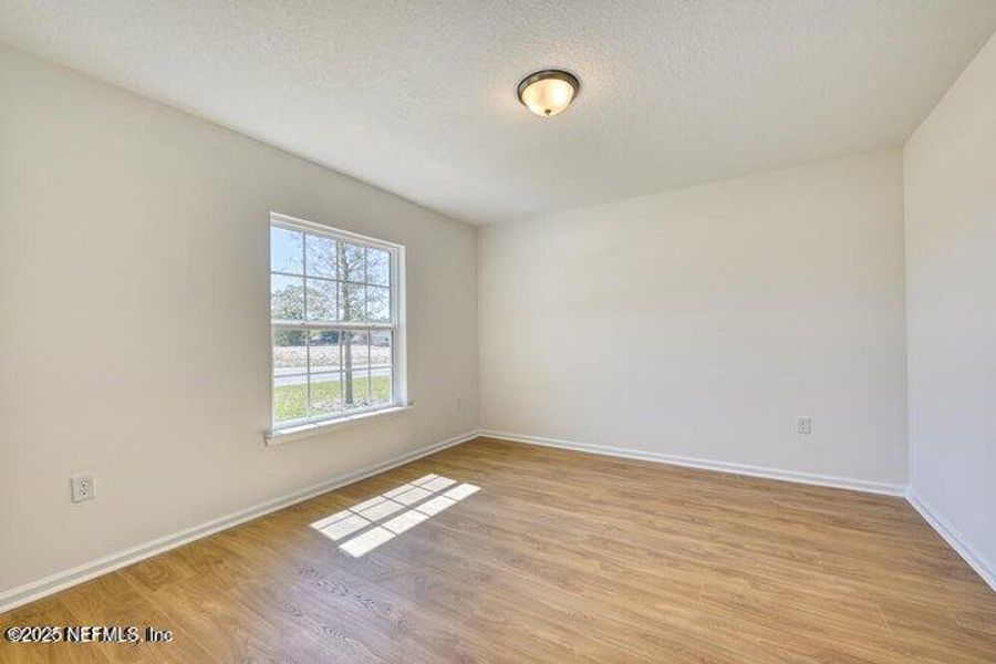 Spacious, unfurnished interior of a new home in , Jacksonville (Image 6).