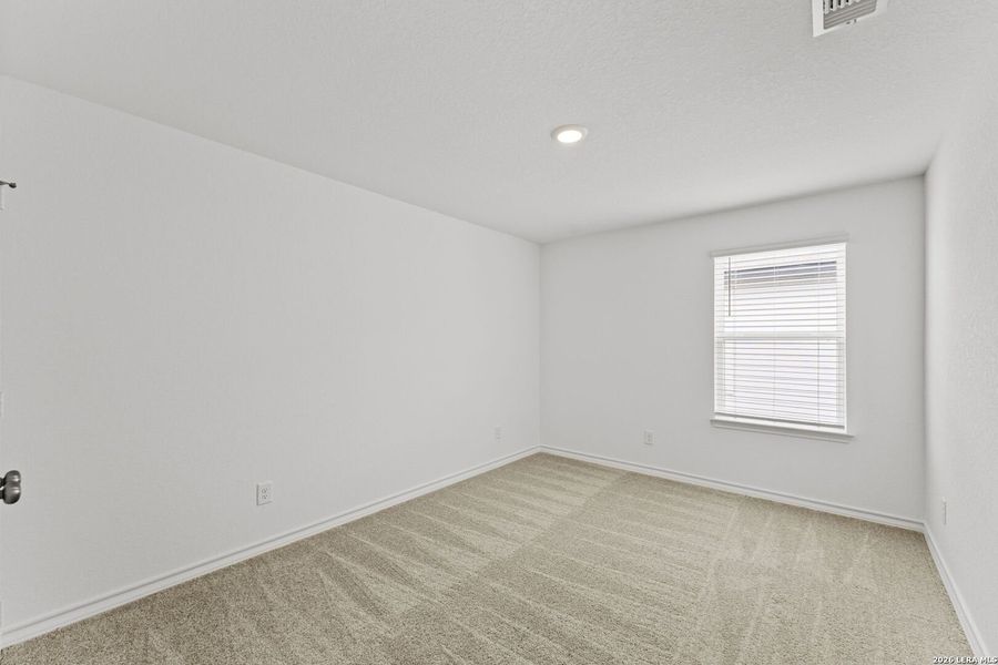 Spacious, unfurnished interior of a new home in Dove Song, Marion (Image 24).