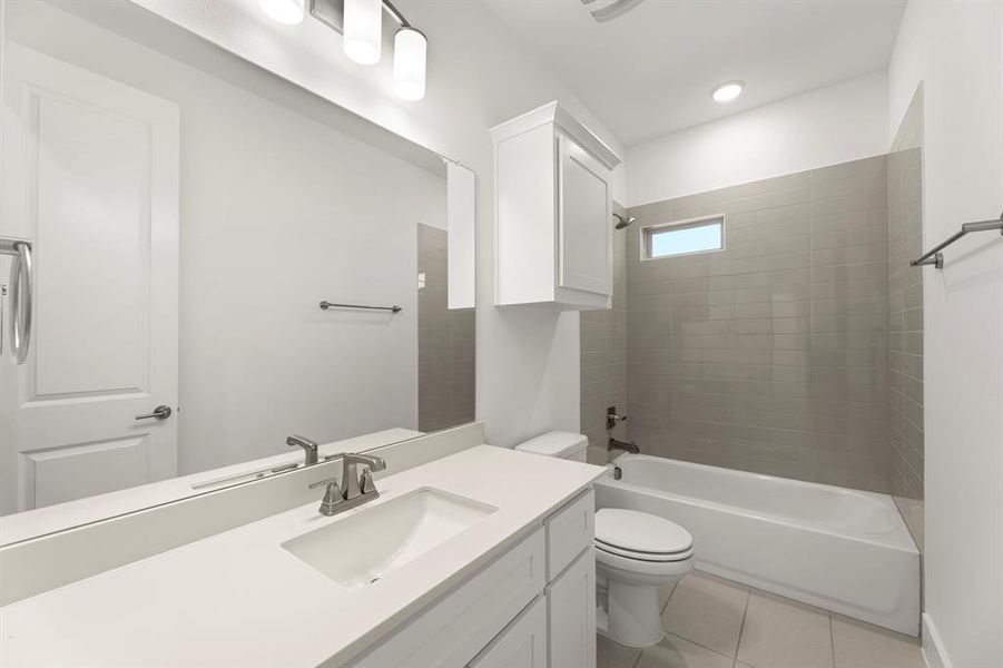 17. 9825 Aiken - 3RD Bath 17. 9825 Aiken - 3RD Bath