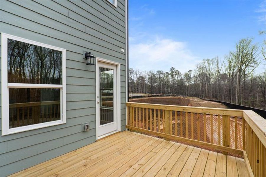 Exterior details and patio area of a home in , Athens (Image 4).