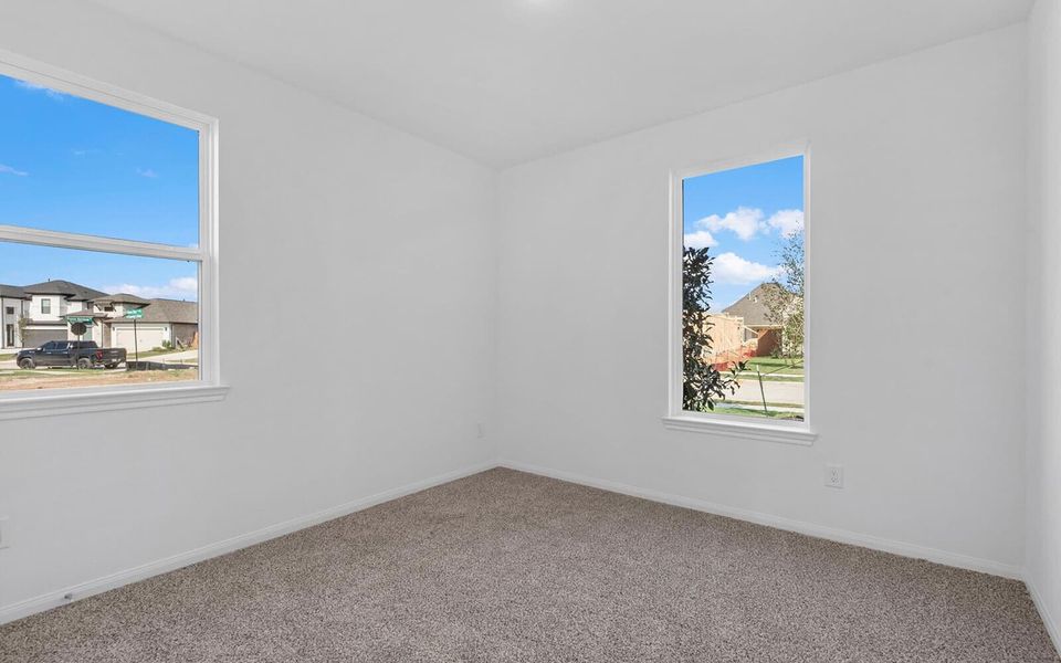 Spacious, unfurnished interior of a new home in Elyson, Katy (Image 11).