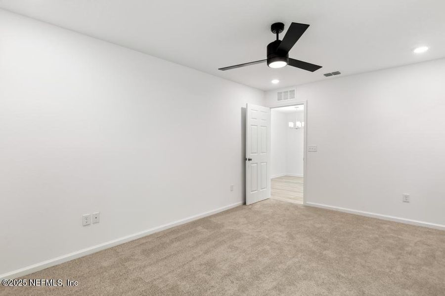 Spacious, unfurnished interior of a new home in , Jacksonville (Image 25).