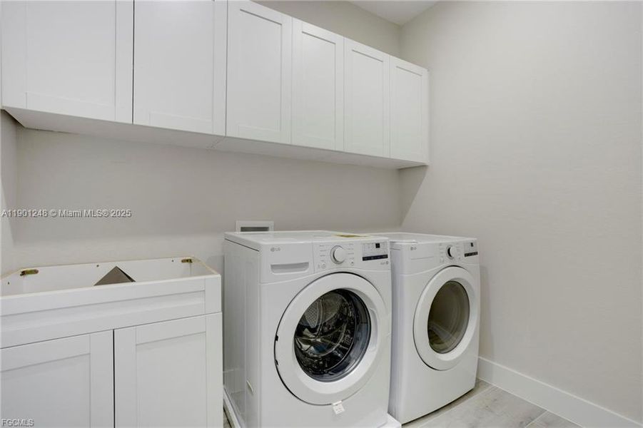 Close-up of interior finishes inside a home in , Cape Coral (Image 18). Close-up of interior finishes inside a home in , Cape Coral (Image 18).