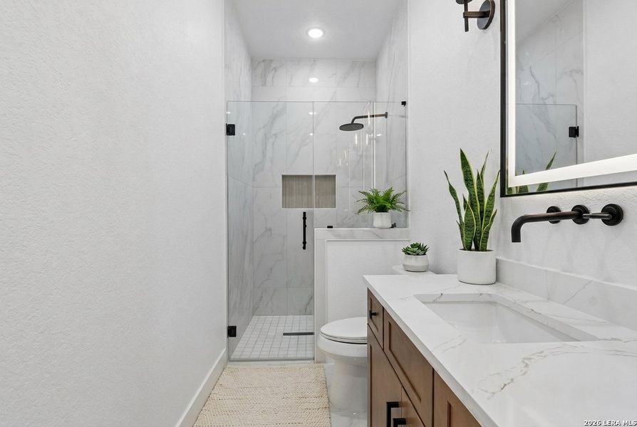Furnished interior view inside a new home in , La Vernia (Image 5).