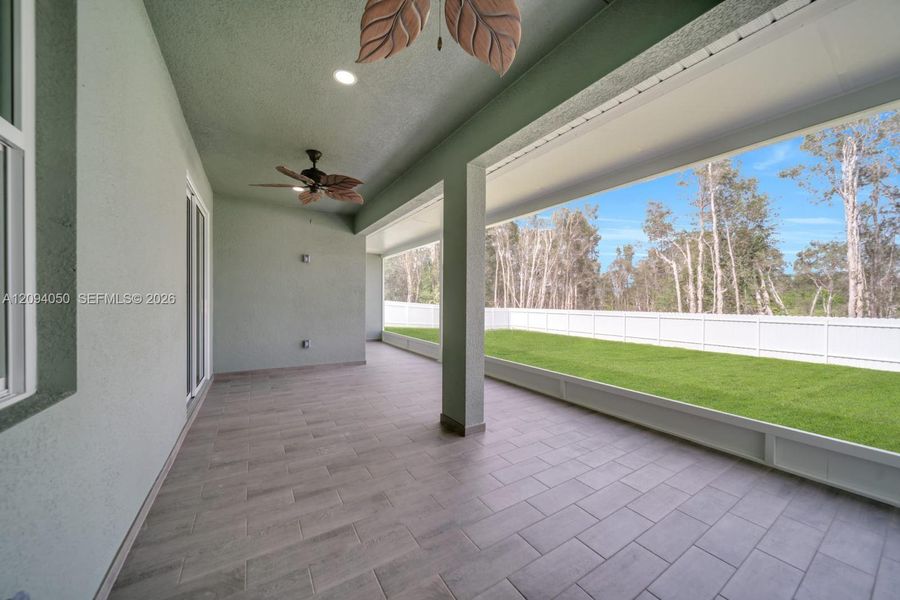 Exterior details and patio area of a home in , Lehigh Acres (Image 4).