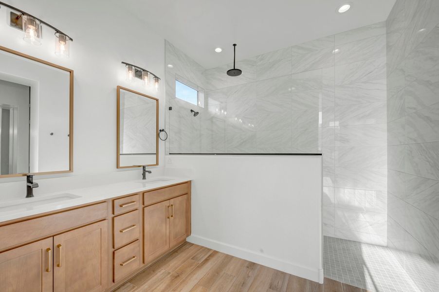 Owner's Bath
