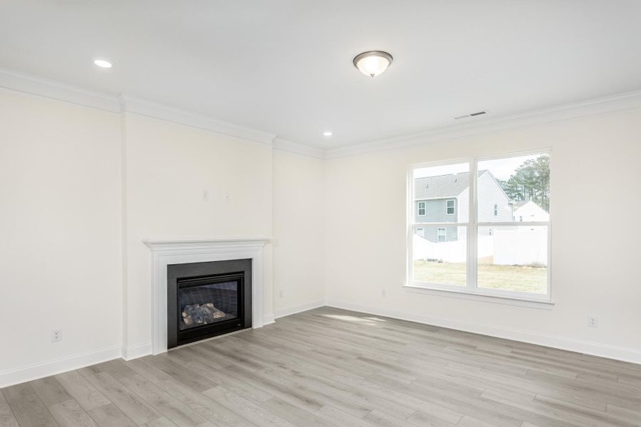 Spacious, unfurnished interior of a new home in Daniel Farms, Benson (Image 17).