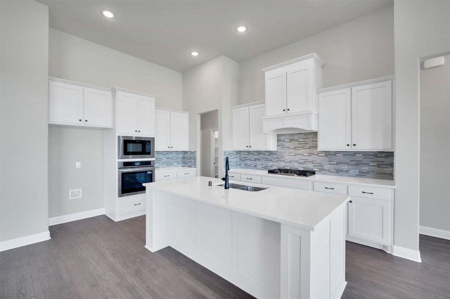 Furnished interior view inside a new home in Levante, Waxahachie (Image 6).