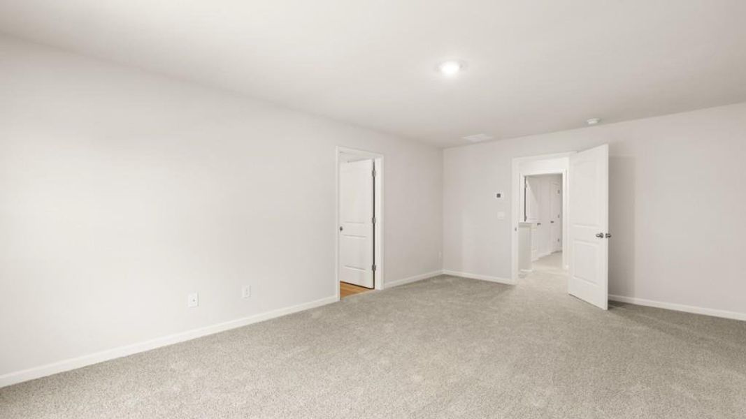 Spacious, unfurnished interior of a new home in Fairhaven, Lithia Springs (Image 15).