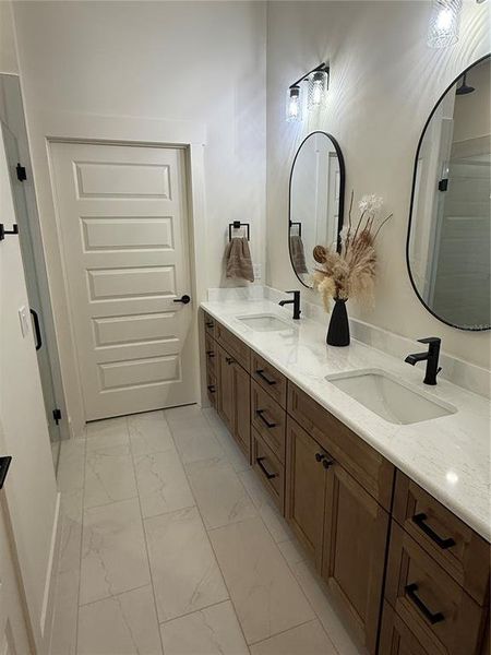 Furnished interior view inside a new home in , High Springs (Image 7).