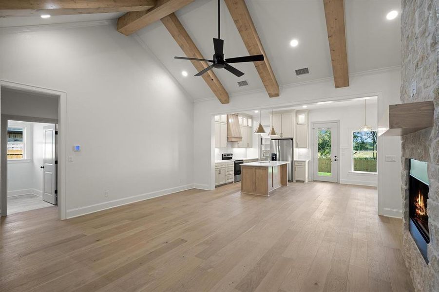 Spacious, unfurnished interior of a new home in , Athens (Image 13).