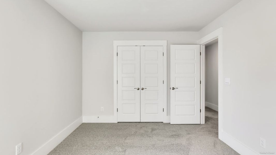 Spacious, unfurnished interior of a new home in Vineyard Trail, Jacksonville (Image 30).