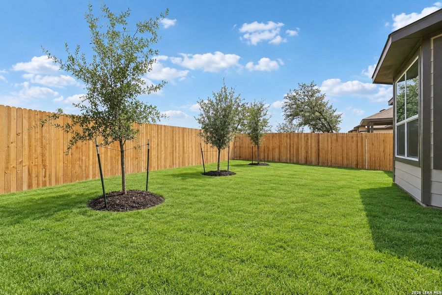 Exterior details and patio area of a home in Thomas Pond, San Antonio (Image 3).