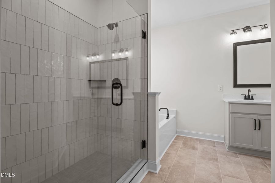 38-web-or-mls-DSC00660 38-web-or-mls-DSC00660