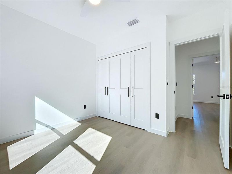 Spacious, unfurnished interior of a new home in , St. Petersburg (Image 49).