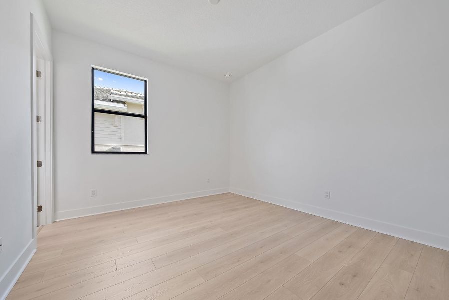 Spacious, unfurnished interior of a new home in , Palm Beach Gardens (Image 24).