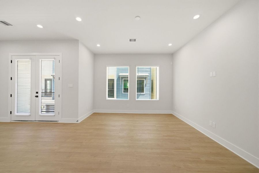 Spacious, unfurnished interior of a new home in Cedar Post, Houston (Image 26). Spacious, unfurnished interior of a new home in Cedar Post, Houston (Image 26).