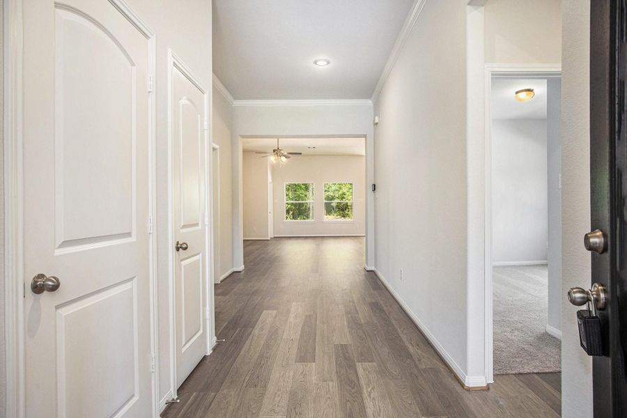 Spacious, unfurnished interior of a new home in Columbia Lakes, West Columbia (Image 19).