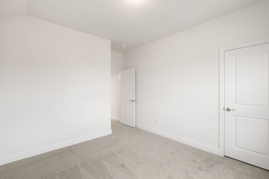 Spacious, unfurnished interior of a new home in Lake Breeze, Lavon (Image 46).