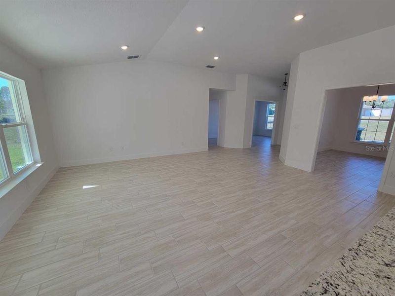 Spacious, unfurnished interior of a new home in Ocala Waterway / Kingsland Country Estates, Ocala (Image 23).