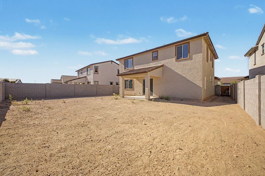 Exterior details and patio area of a home in Frontera, Surprise (Image 2).