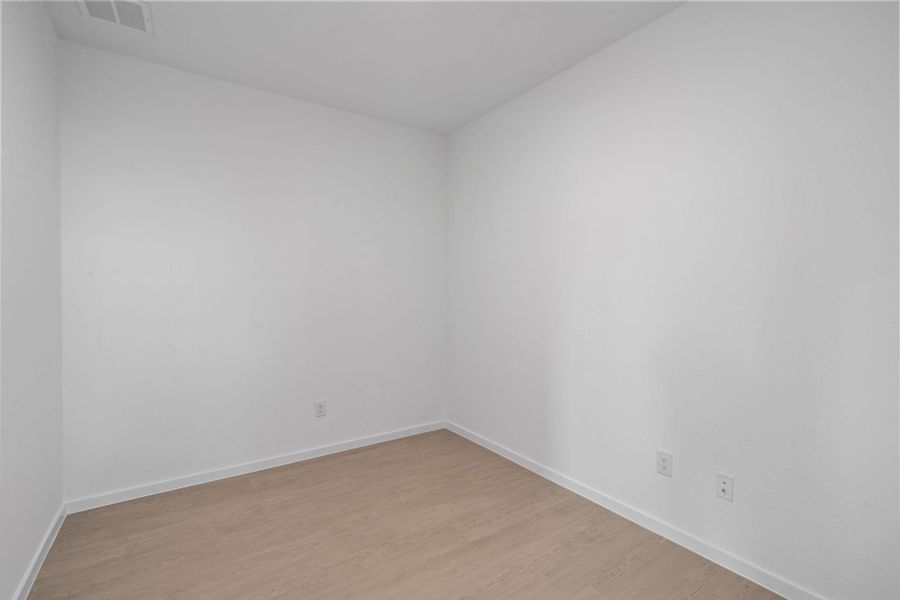 Spacious, unfurnished interior of a new home in Montgomery Bend, Montgomery (Image 12).