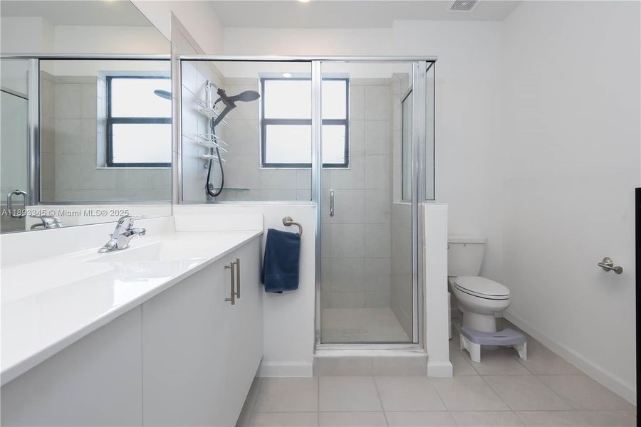 Furnished interior view inside a new home in , Pembroke Pines (Image 10). Furnished interior view inside a new home in , Pembroke Pines (Image 10).