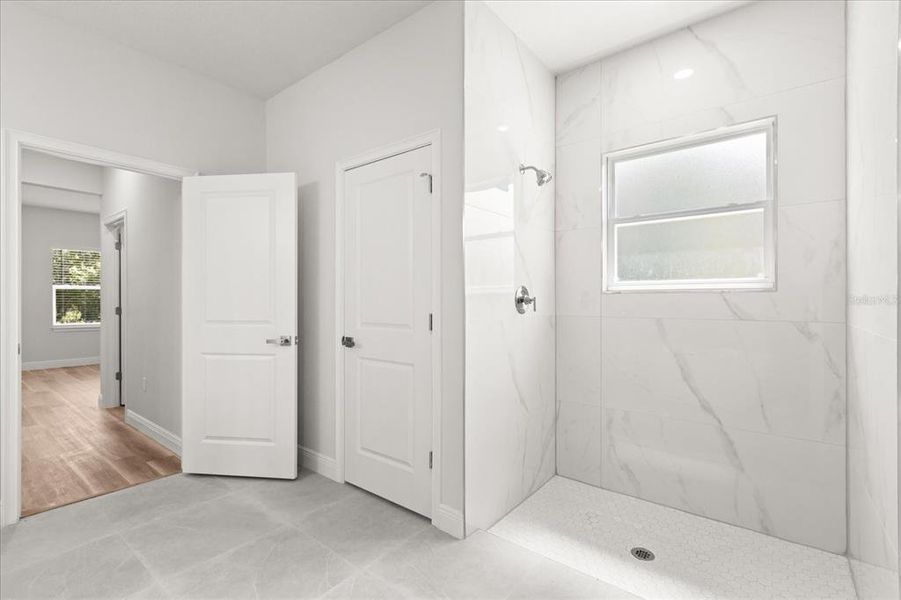 Furnished interior view inside a new home in , Ocala (Image 9).