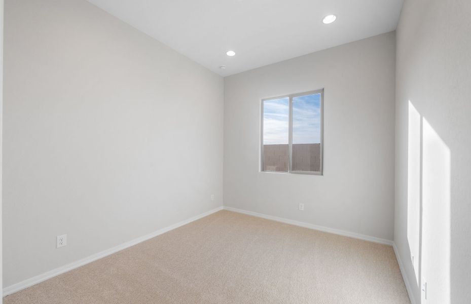 Spacious, unfurnished interior of a new home in Soleo, San Tan Valley (Image 26).